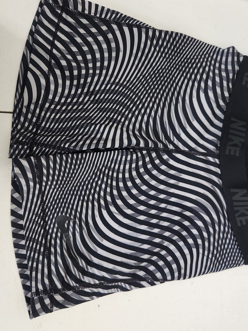 Nike Black & White Optical-Print Athletic Shorts Dri Fit Small